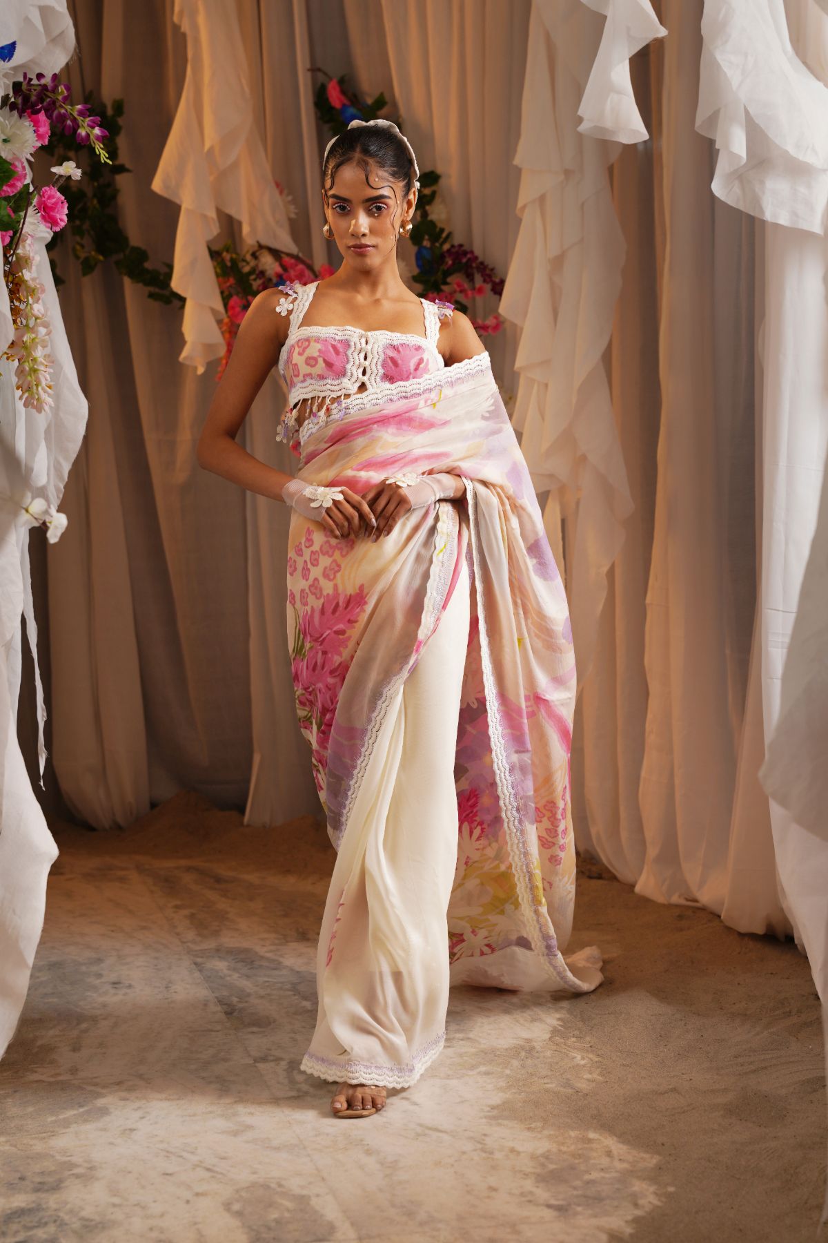 Vally Print Saree With Scalloped Border And Printed Blouse