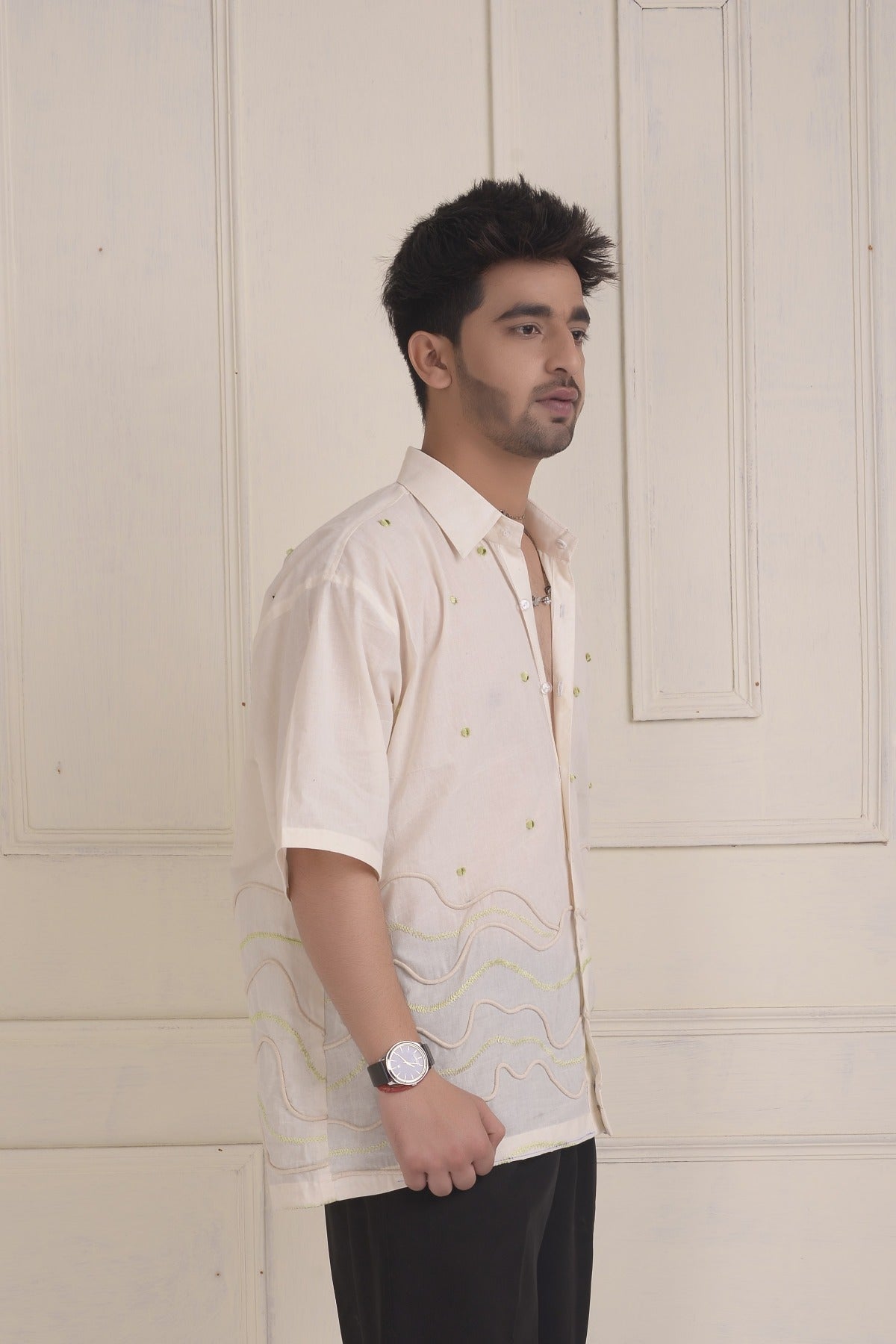 Embroidered oversized resort shirt