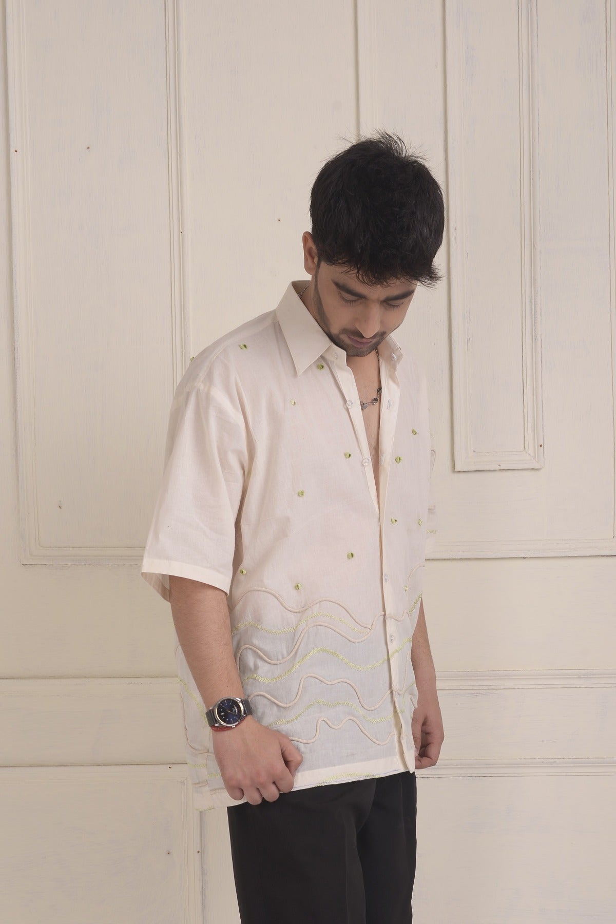 Embroidered oversized resort shirt