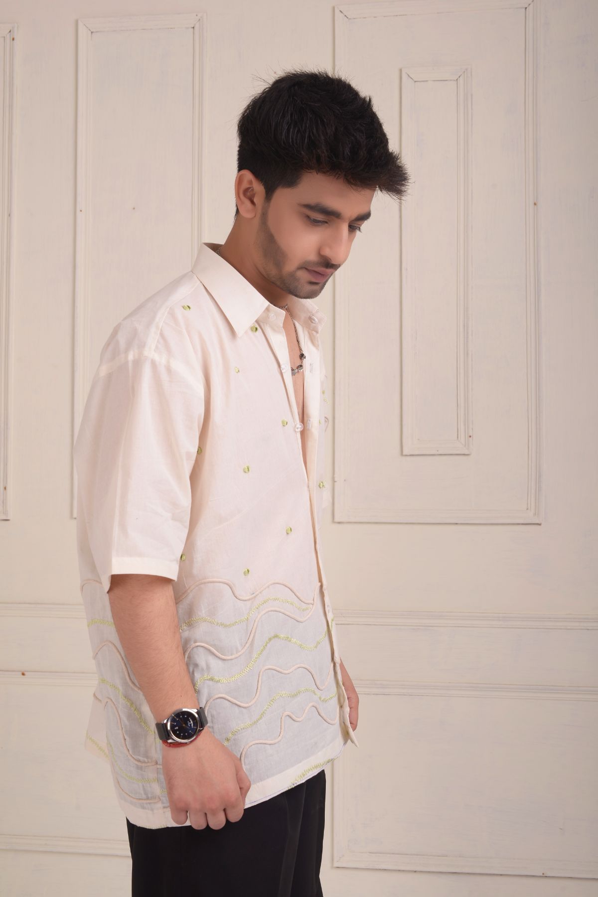 Embroidered oversized resort shirt