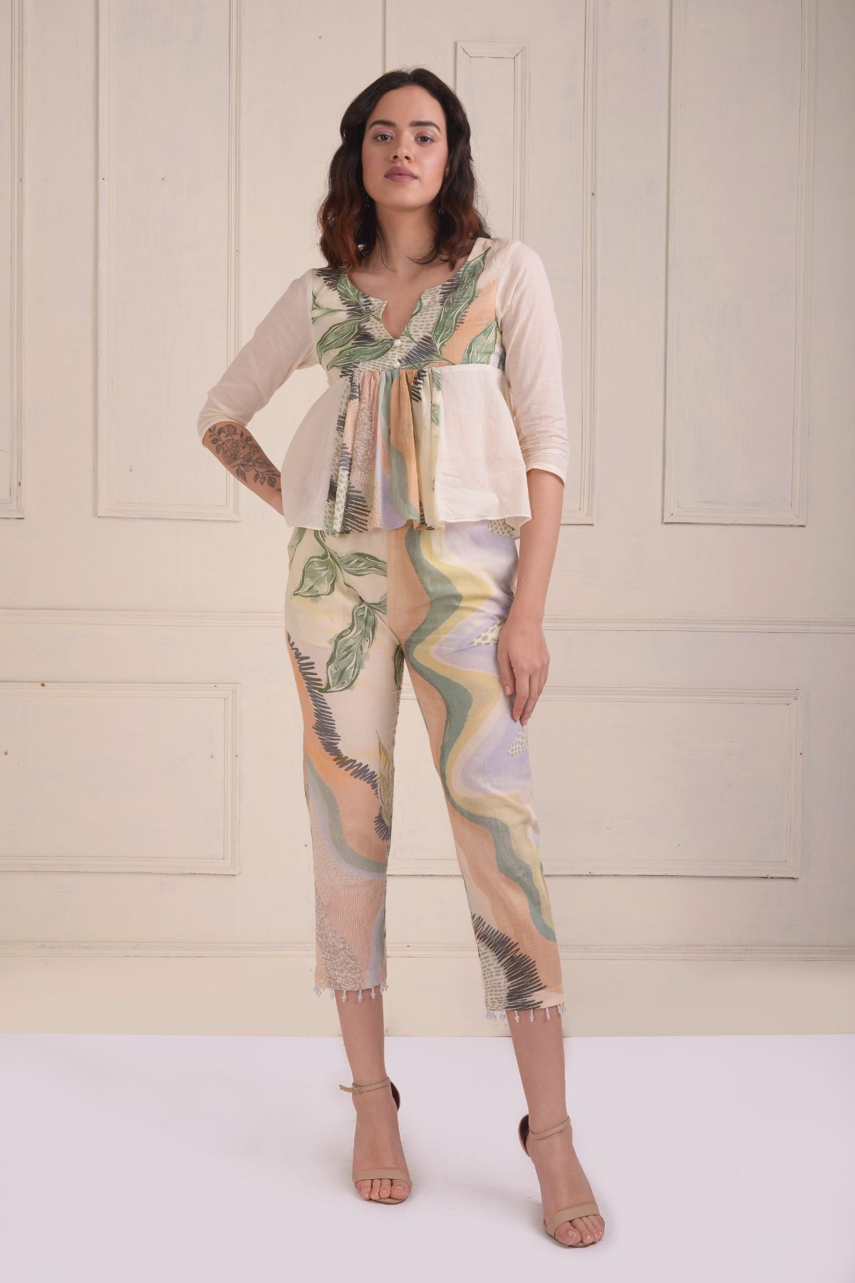 Print-and-solid frill top with pants