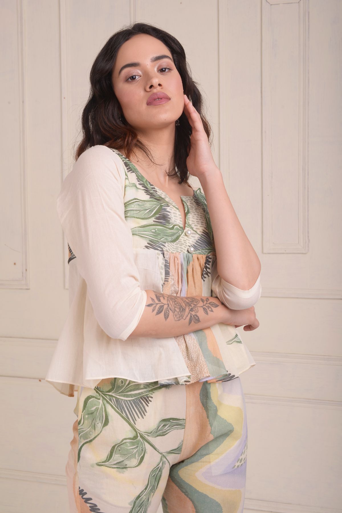 Print-and-solid frill top with pants