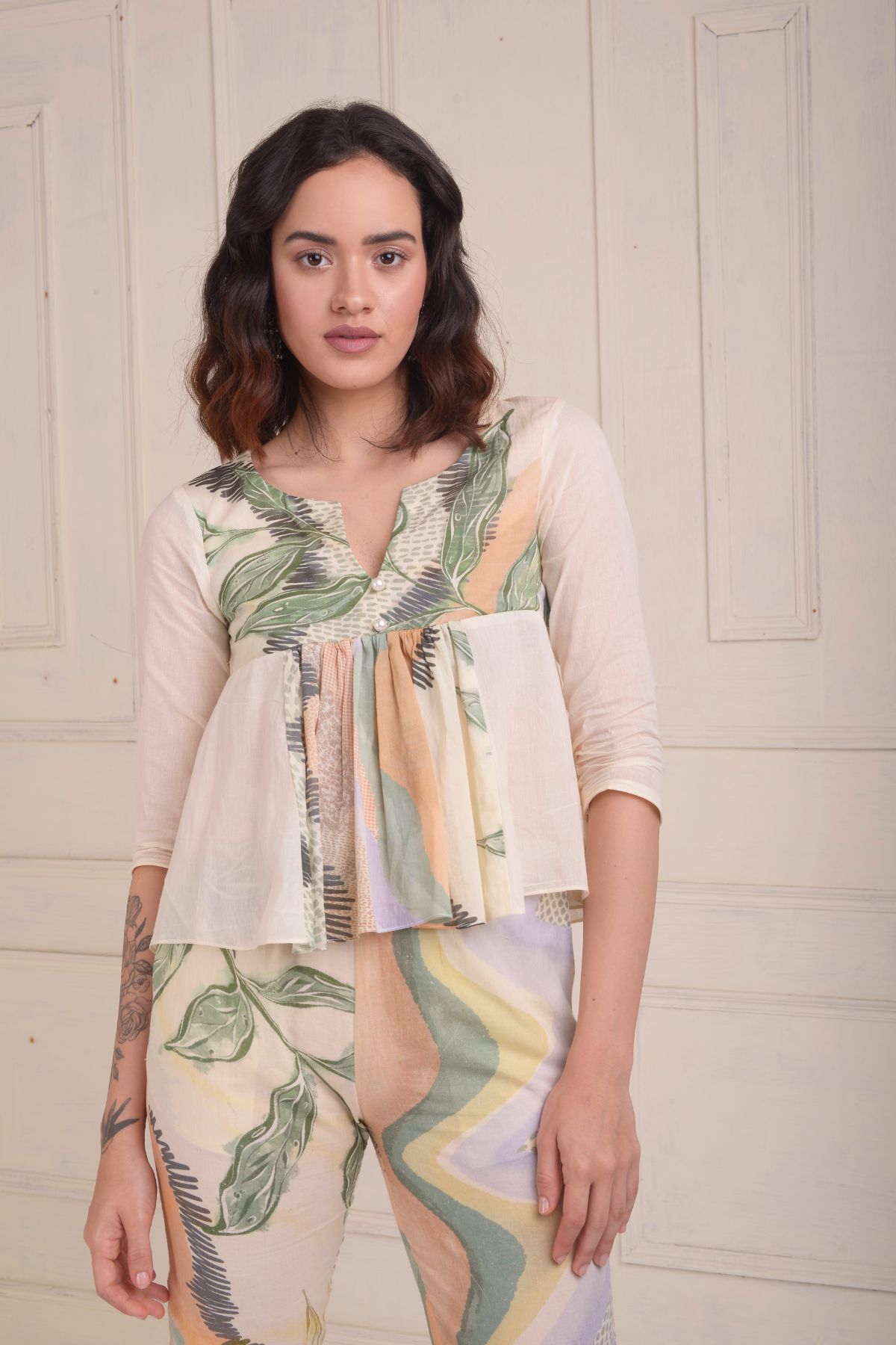 Print-and-solid frill top with pants