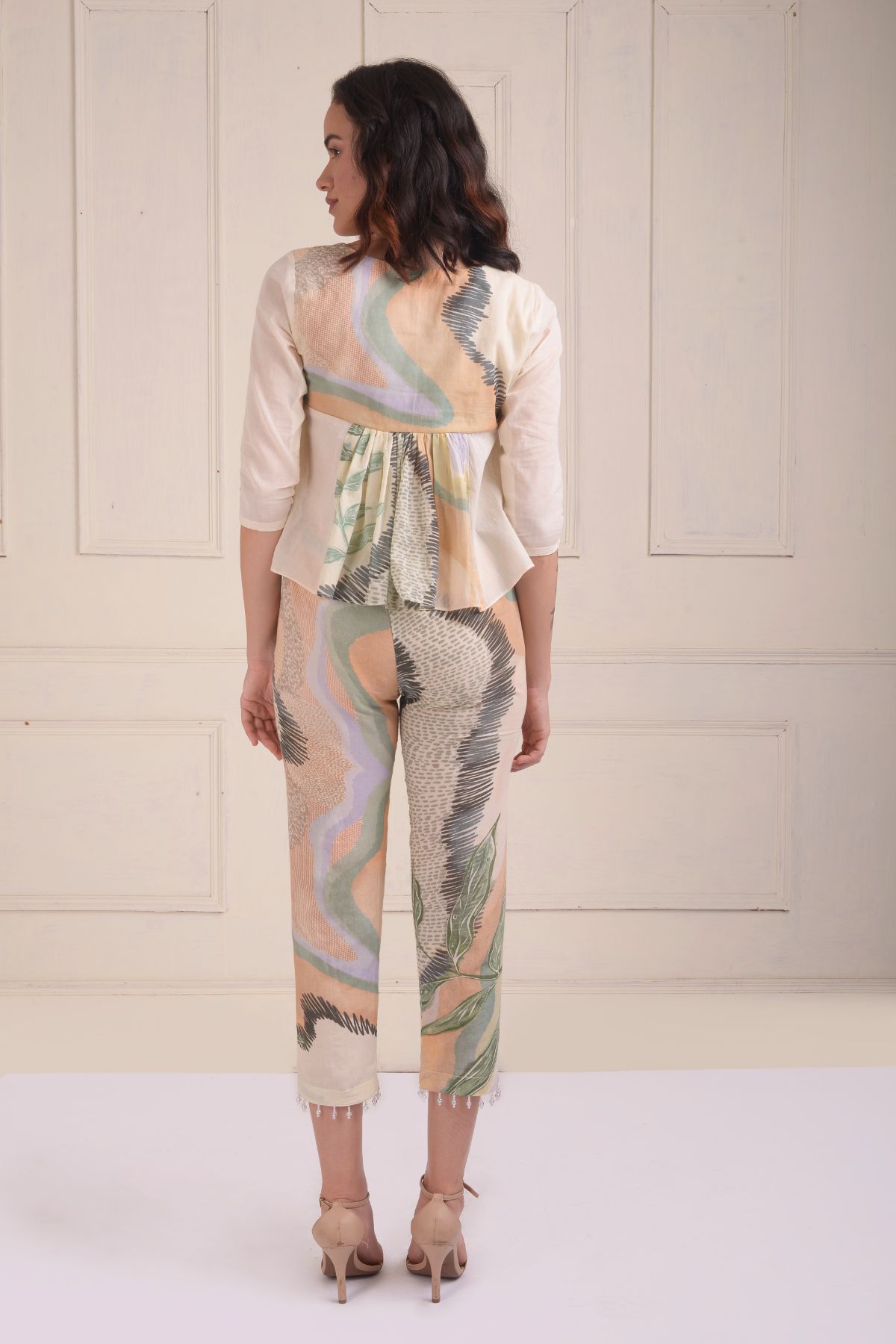 Print-and-solid frill top with pants