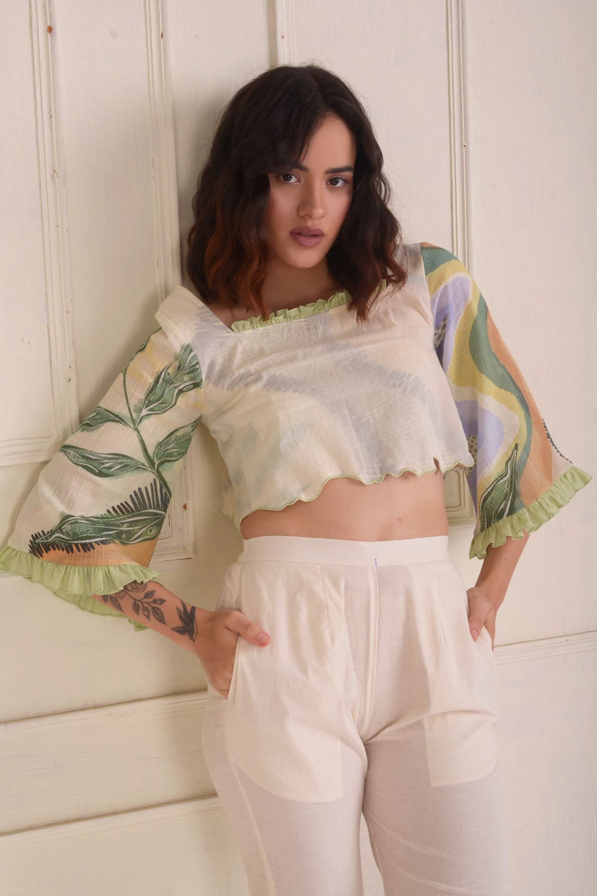 Print-and-solid scalloped A-line top with pants