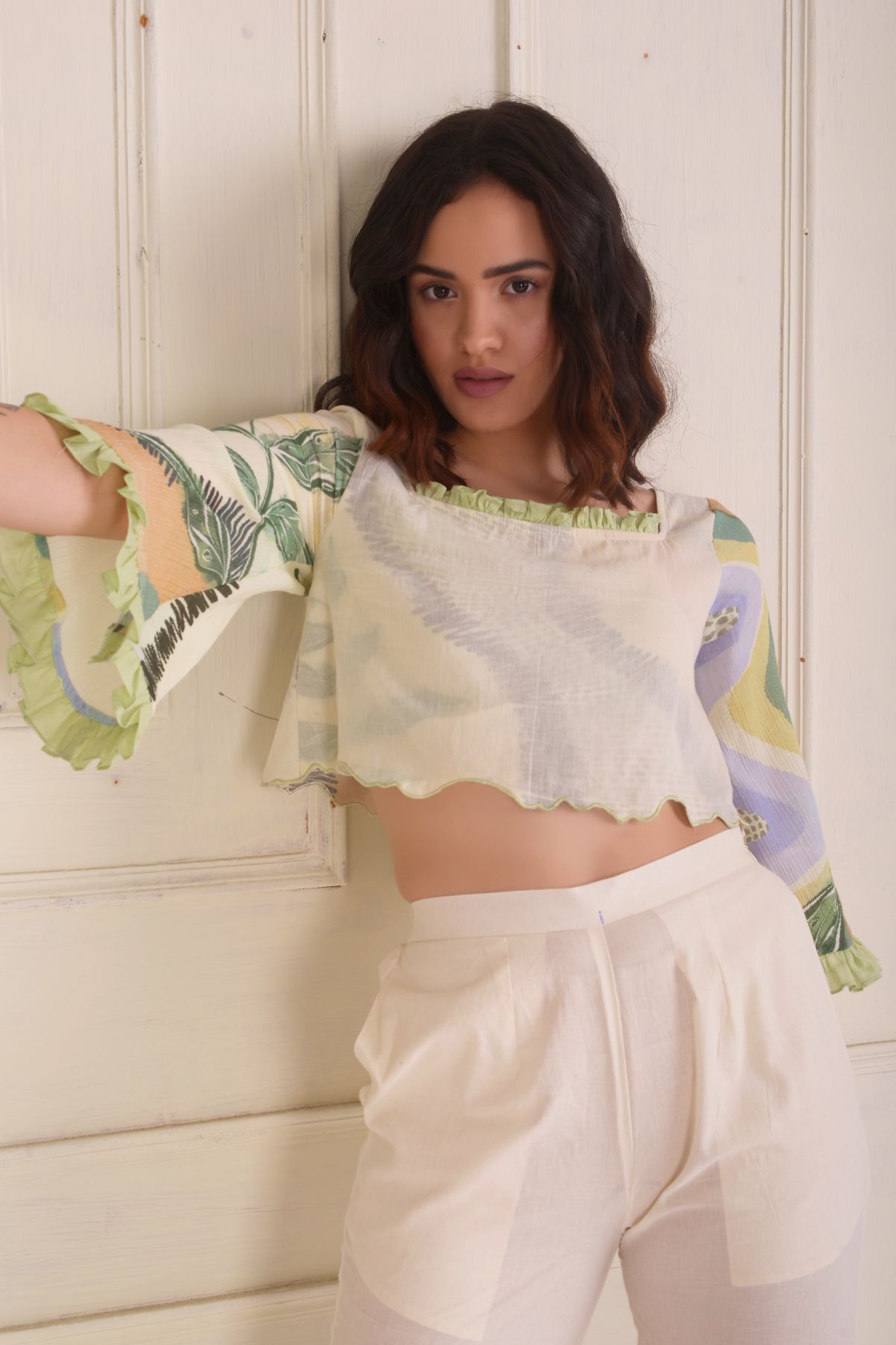 Print-and-solid scalloped A-line top with pants