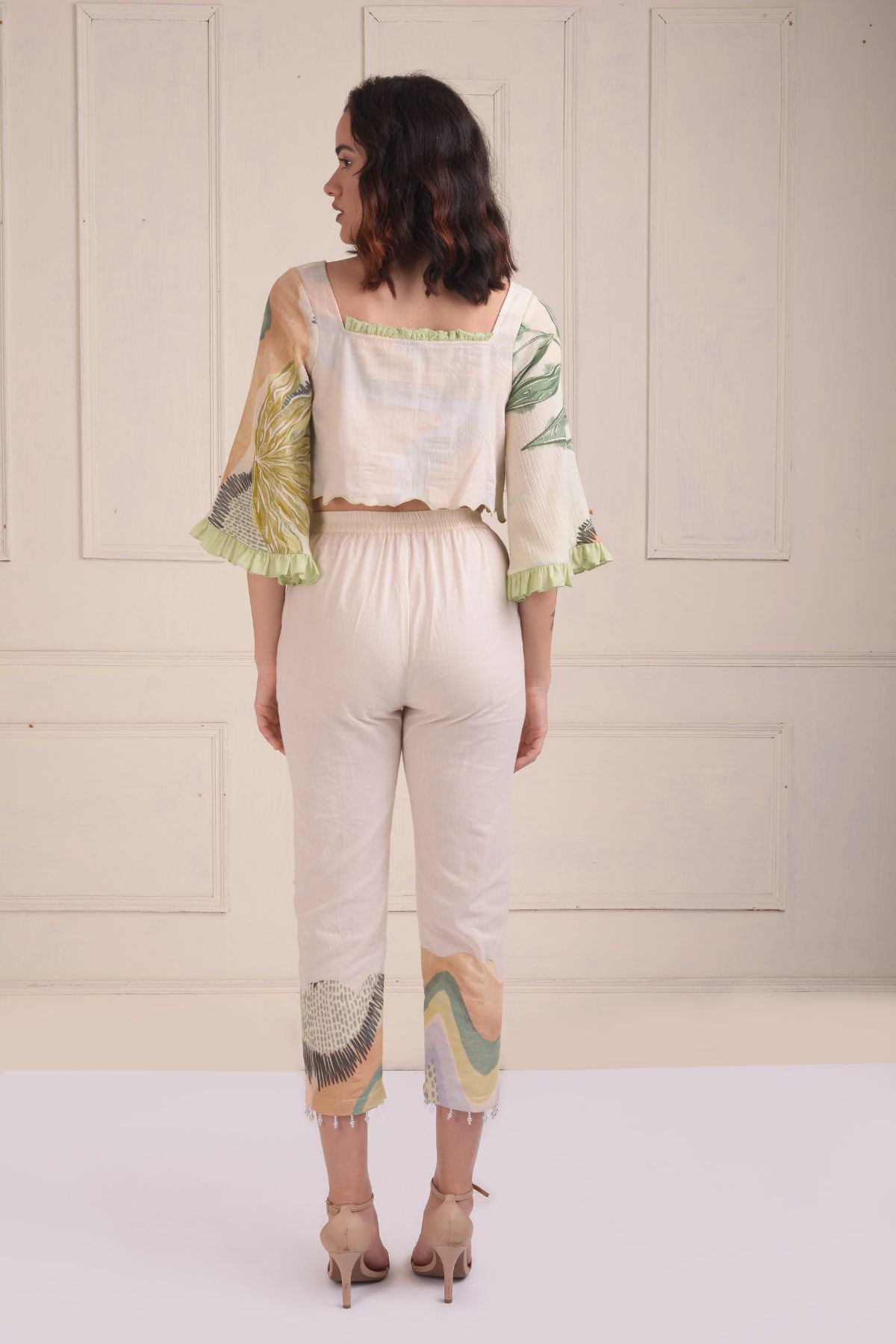 Print-and-solid scalloped A-line top with pants