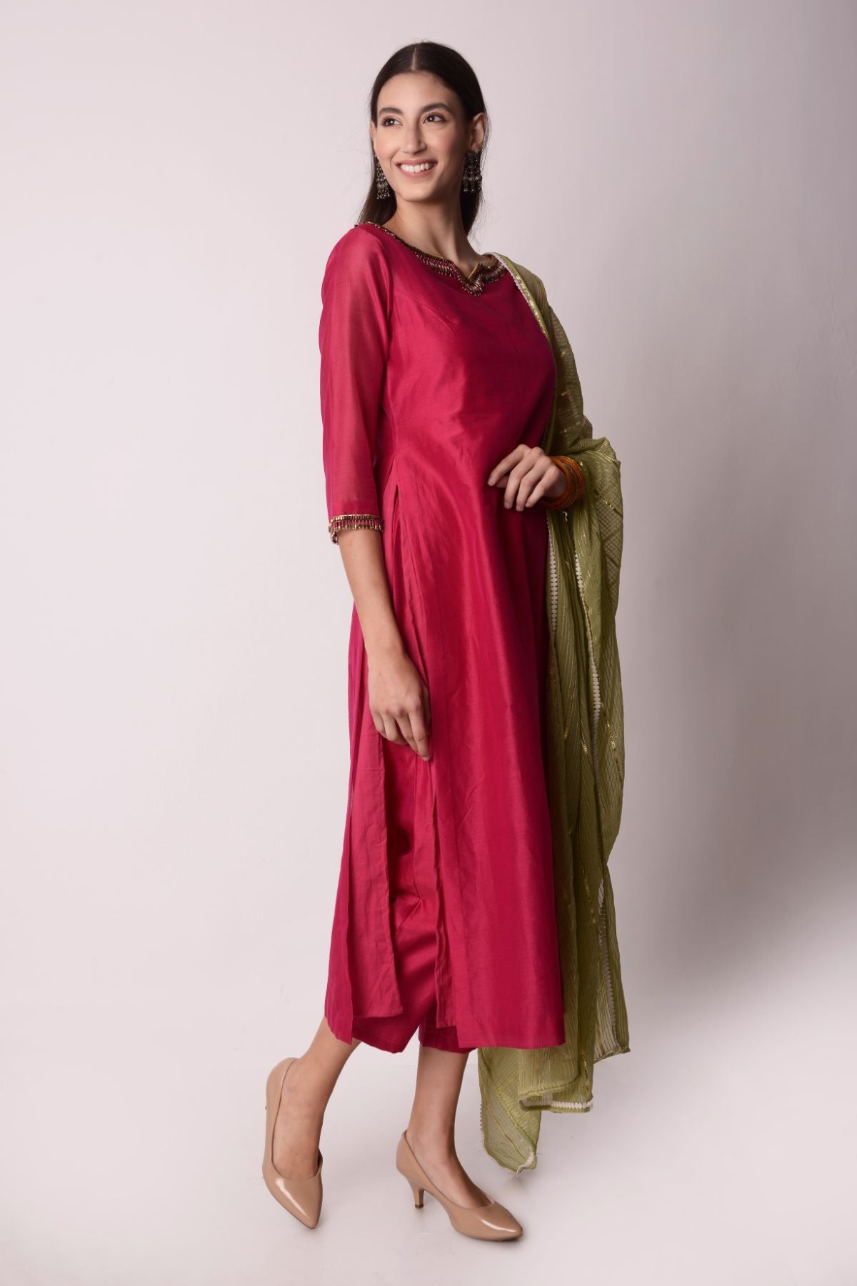 Chanderi Straight Kurta With Cropped Pants And Dupatta