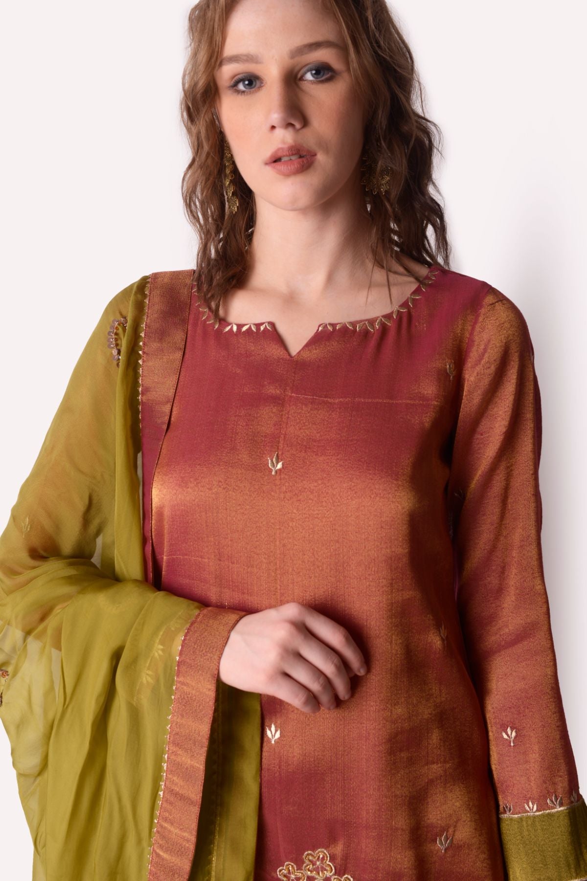 Patchwork Tissue Straight Kurta Paired With Cropped Pant Set