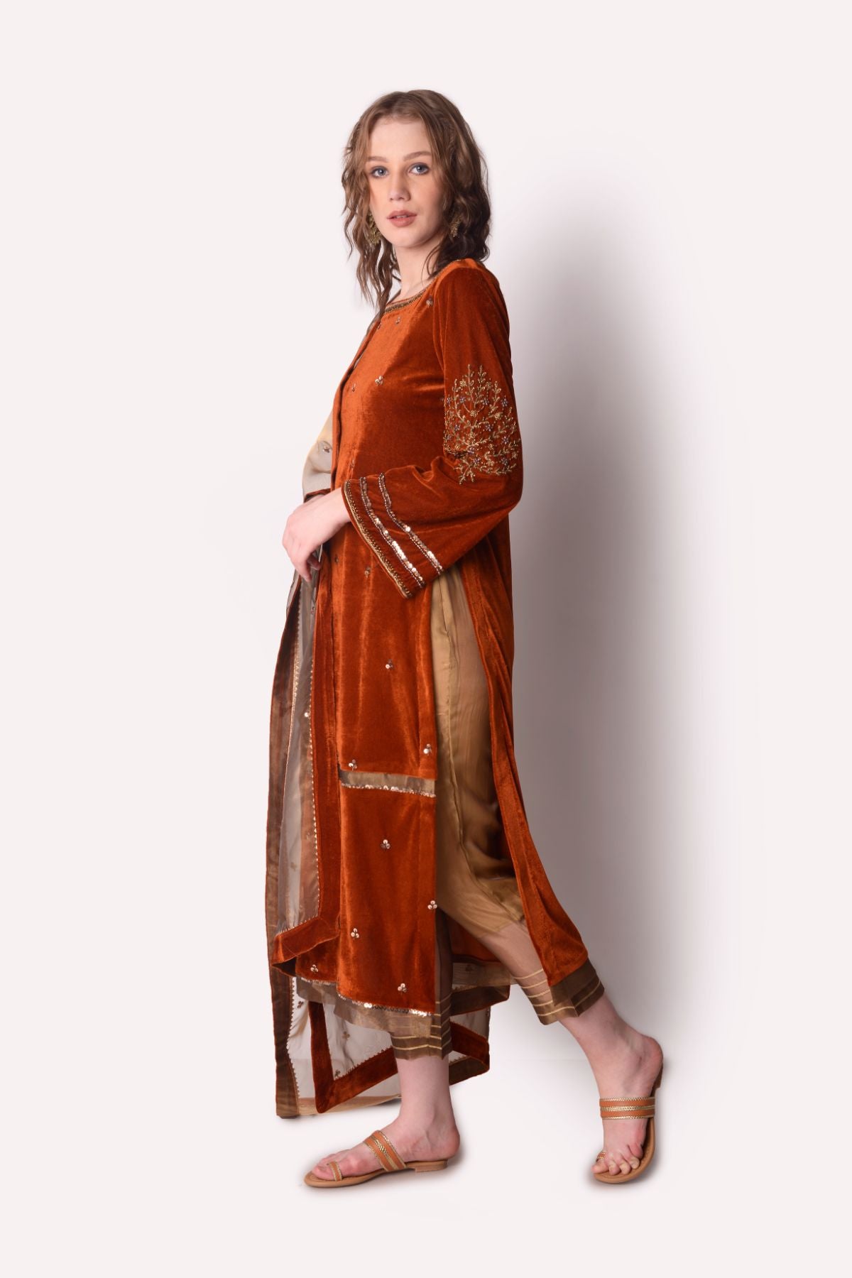Embroidered Velvet Kurta Paired With Cropped Pants Set
