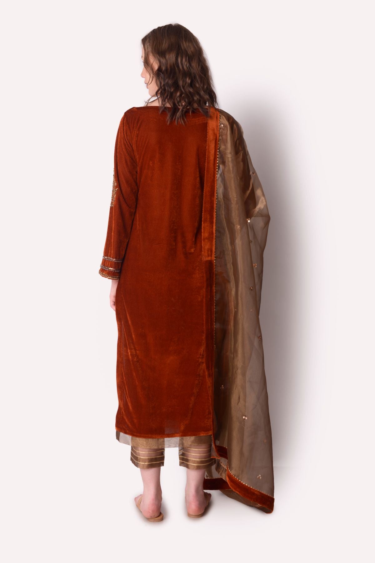 Embroidered Velvet Kurta Paired With Cropped Pants Set