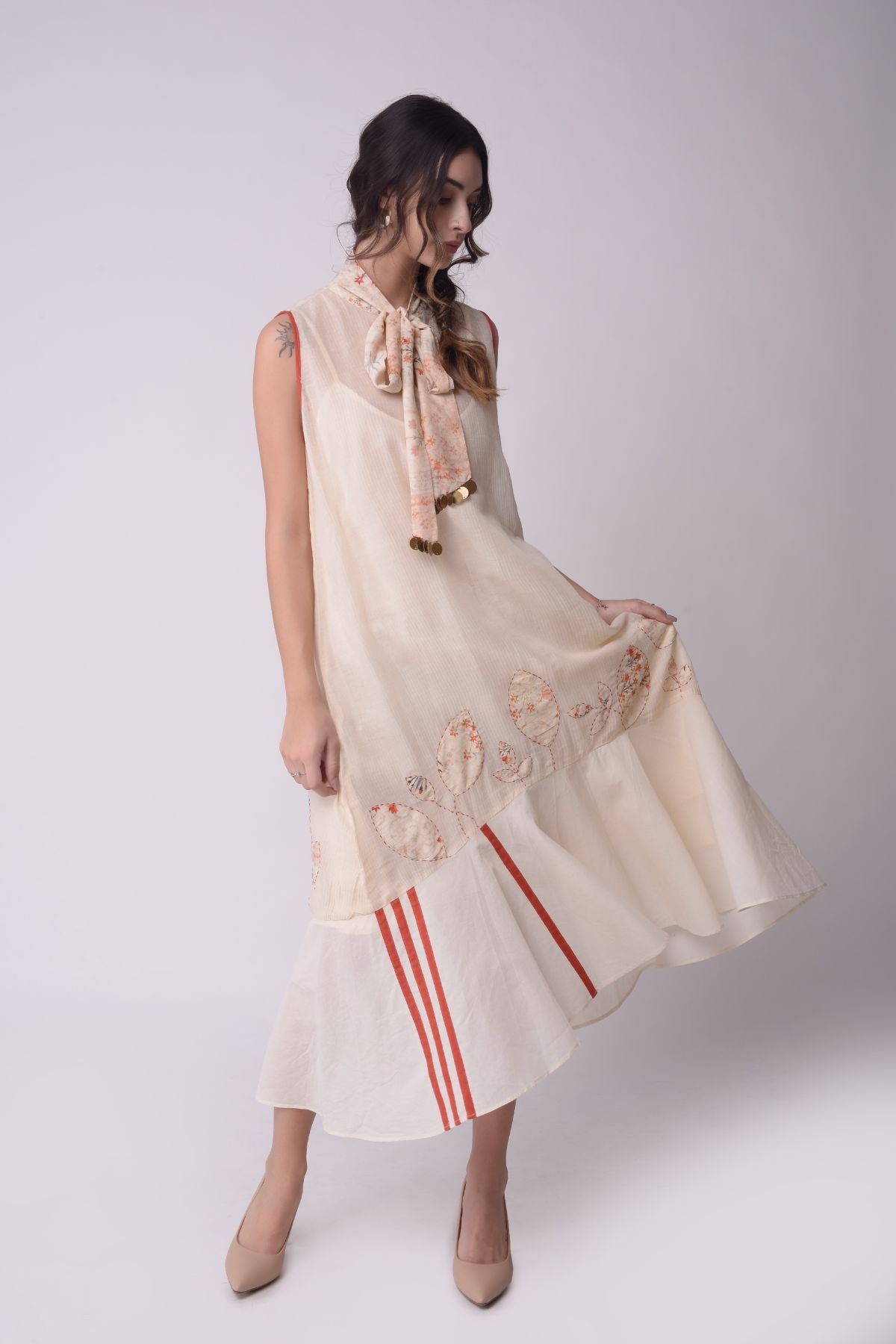 Appliqué A-line Dress With Printed Tie