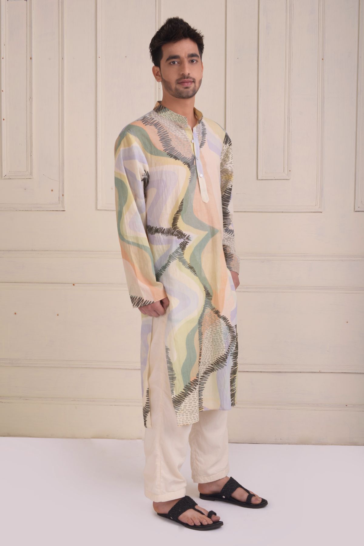 Printed kurta with straight pants