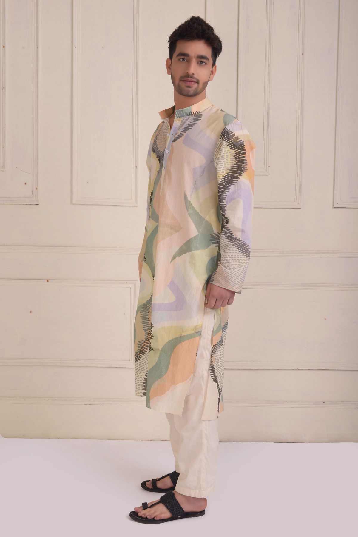 Printed kurta with straight pants