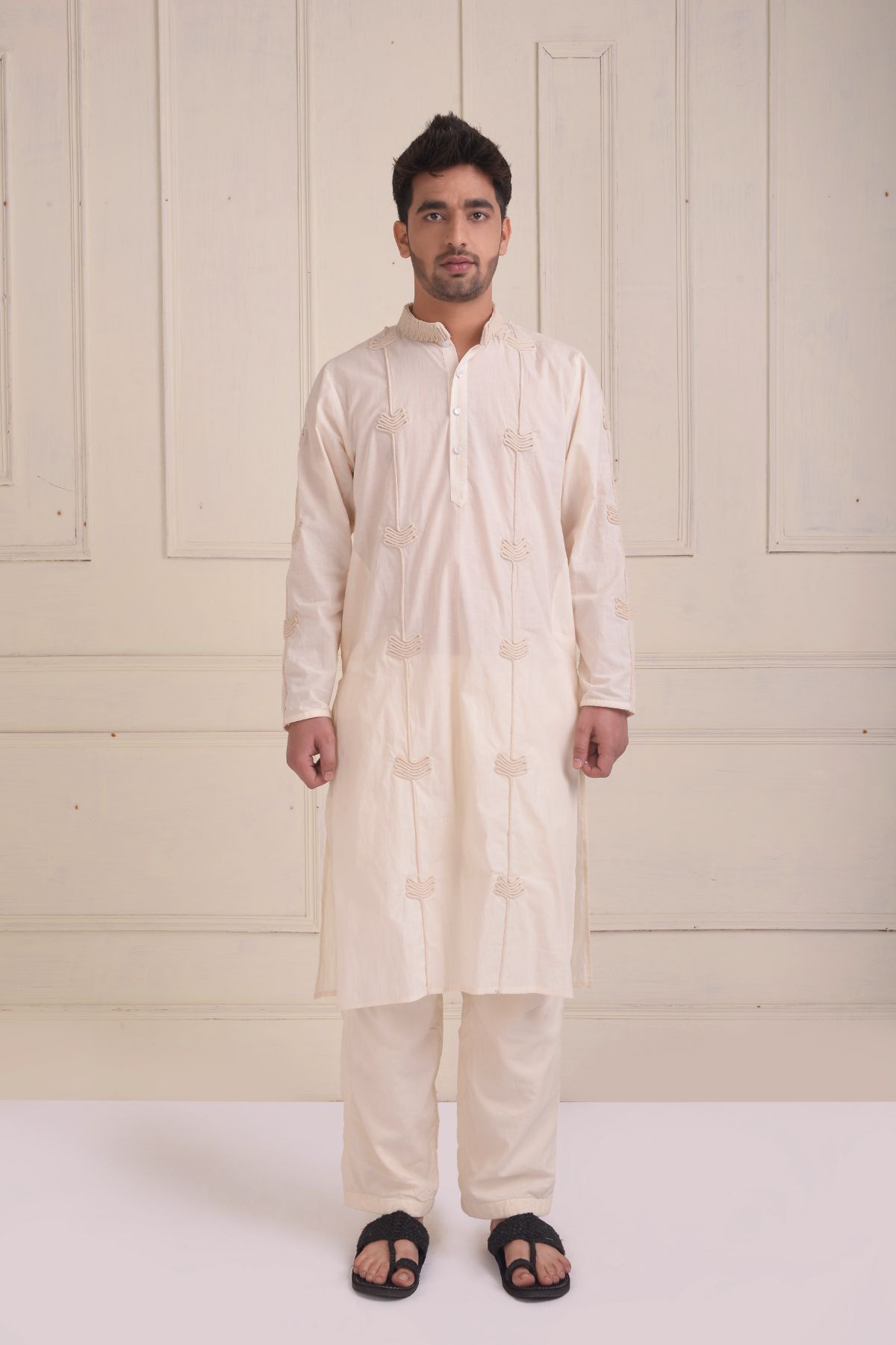 Dori embroidered kurta with straight pants