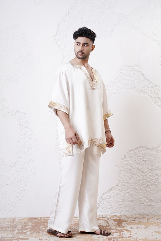 Kaftan Foil Kurta with Straight Fit Pants