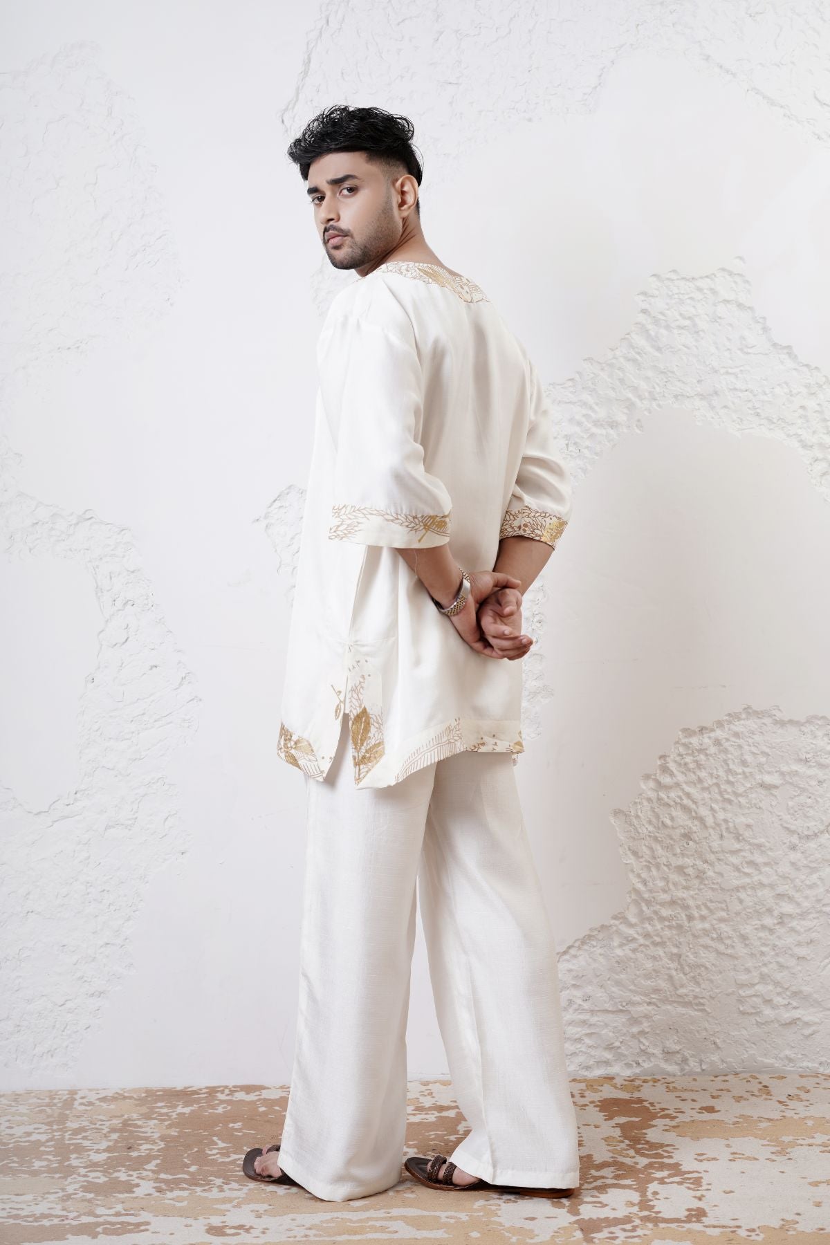 Kaftan Foil Kurta with Straight Fit Pants