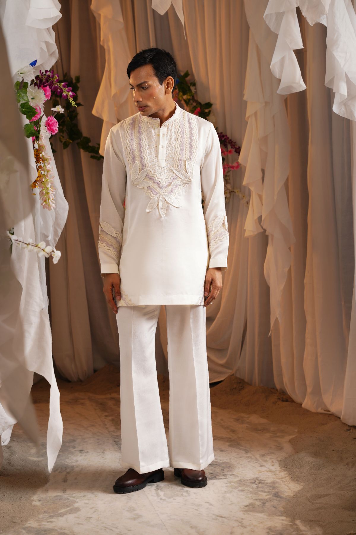 Embroidered Scaklloped Yoke Kurta With Straight Pants