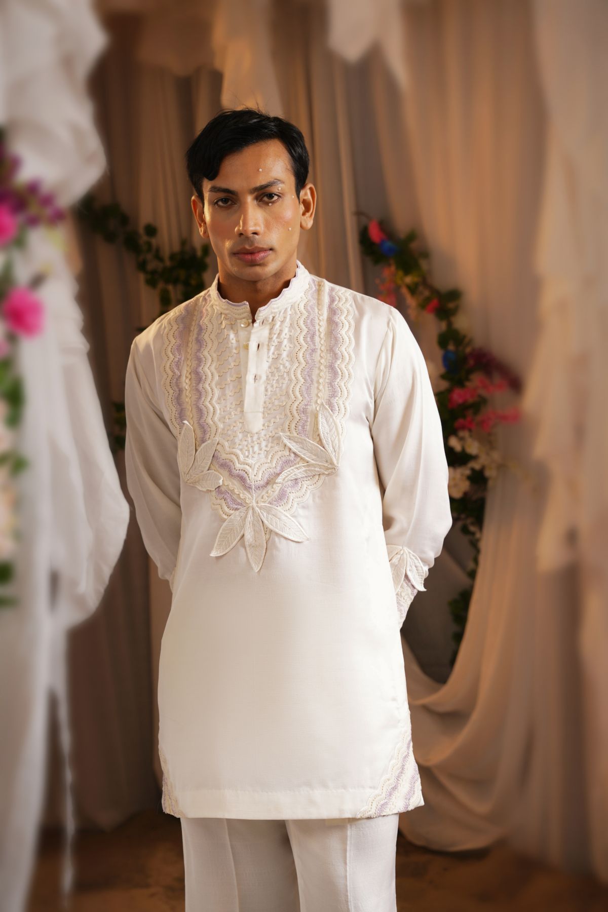 Embroidered Scaklloped Yoke Kurta With Straight Pants