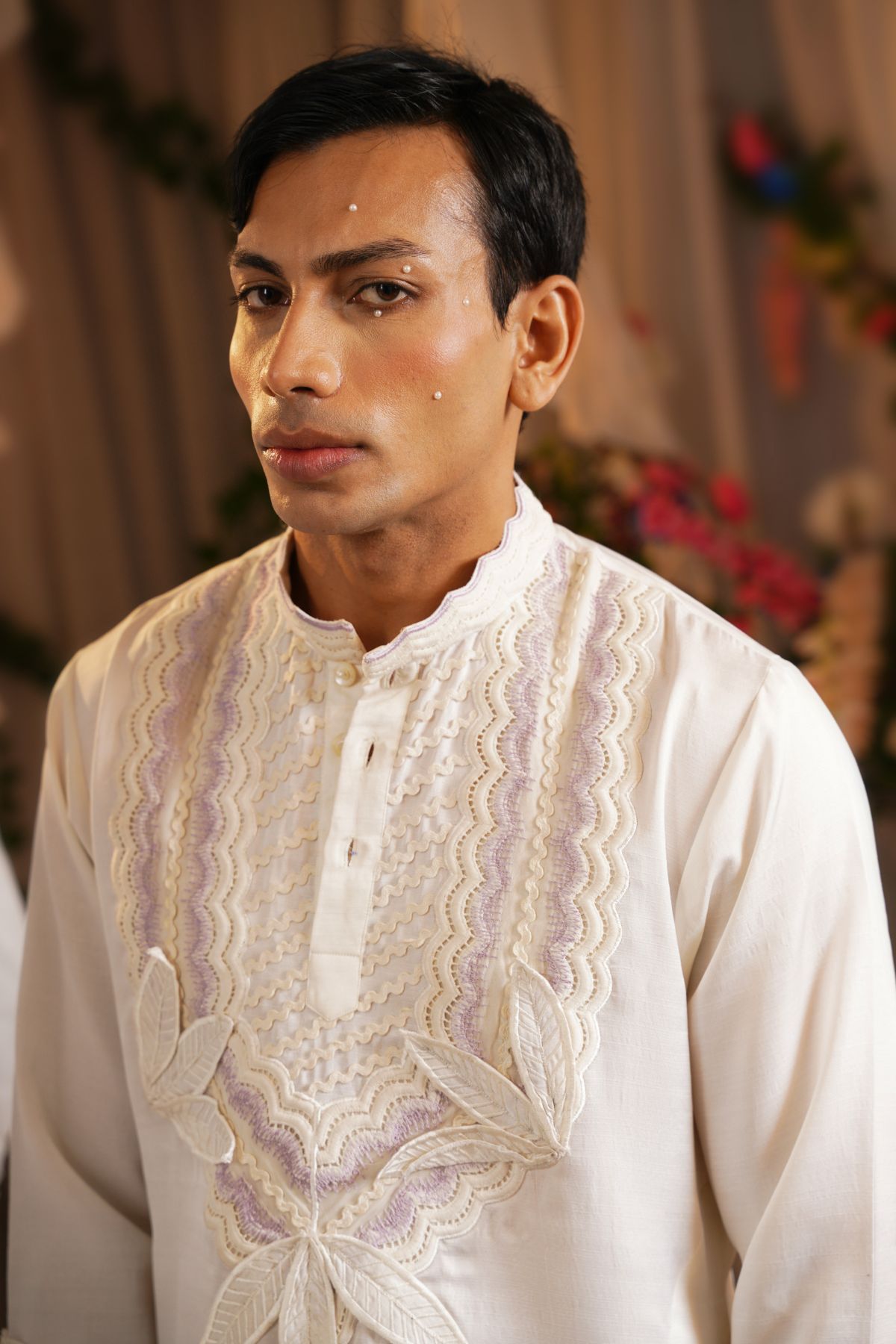 Embroidered Scaklloped Yoke Kurta With Straight Pants