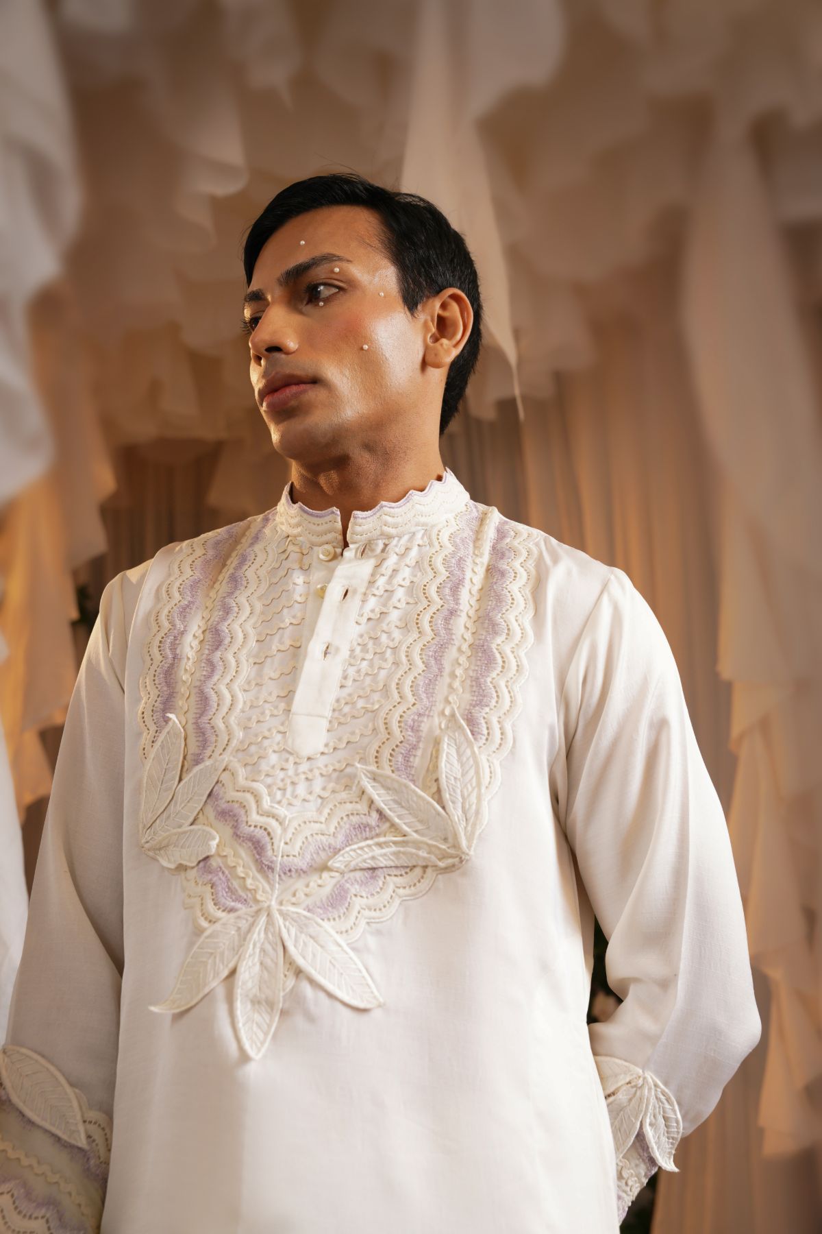 Embroidered Scaklloped Yoke Kurta With Straight Pants