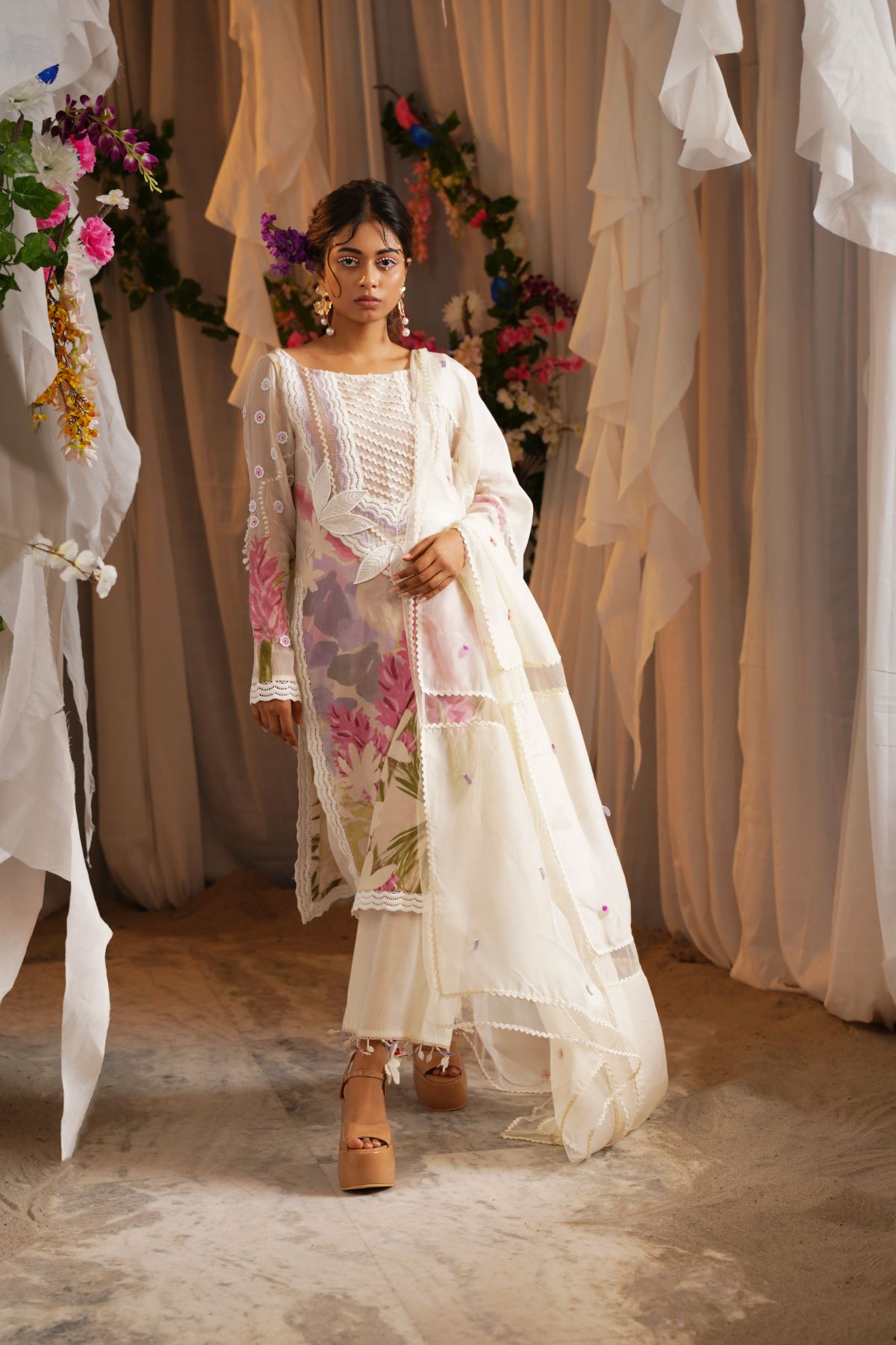 Vally Printed Kurta With Cropped Pants And Panelled Dupatta