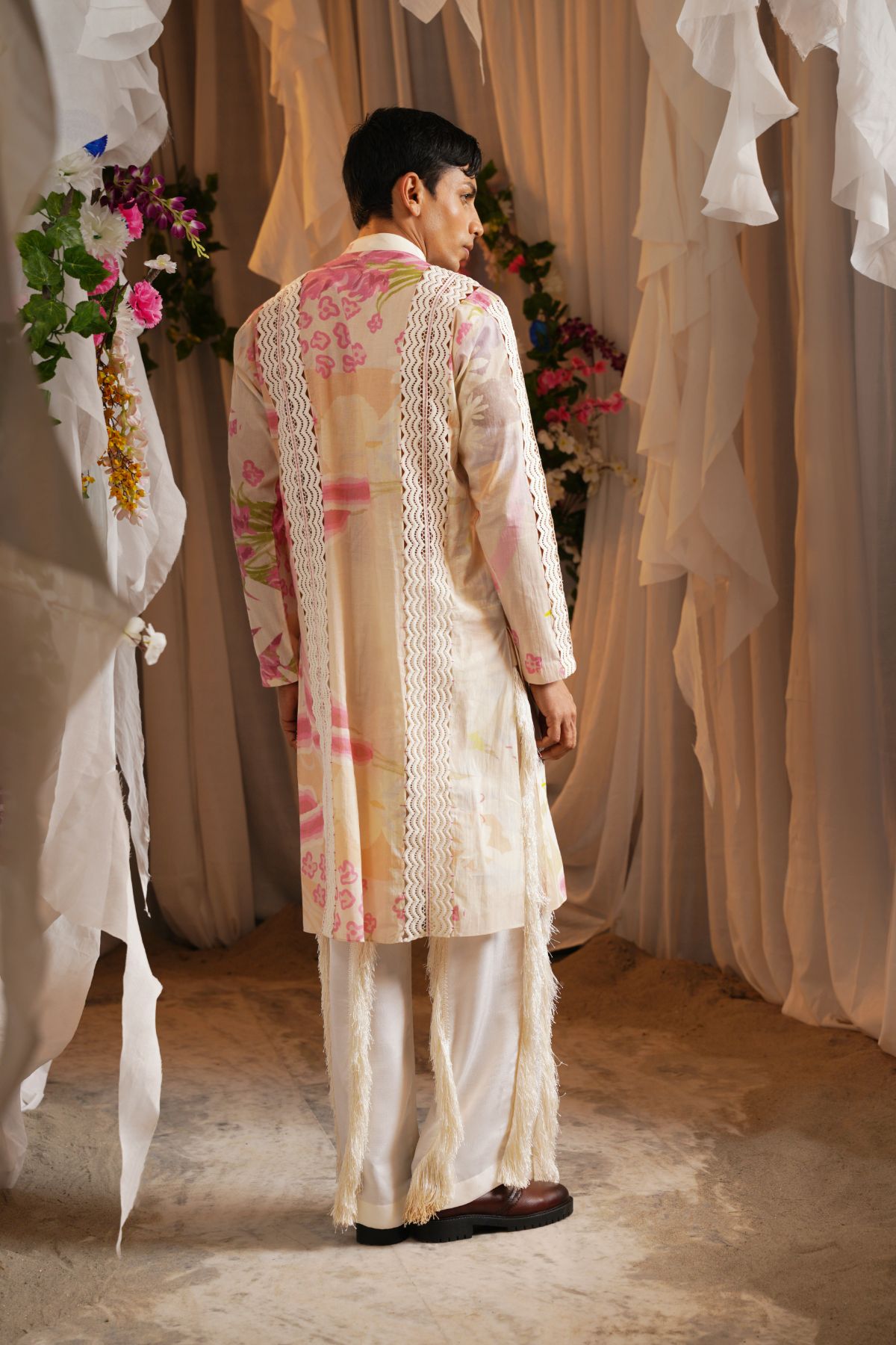 Scalloped Lace Stripe Valley Kurta With Fringe Pants