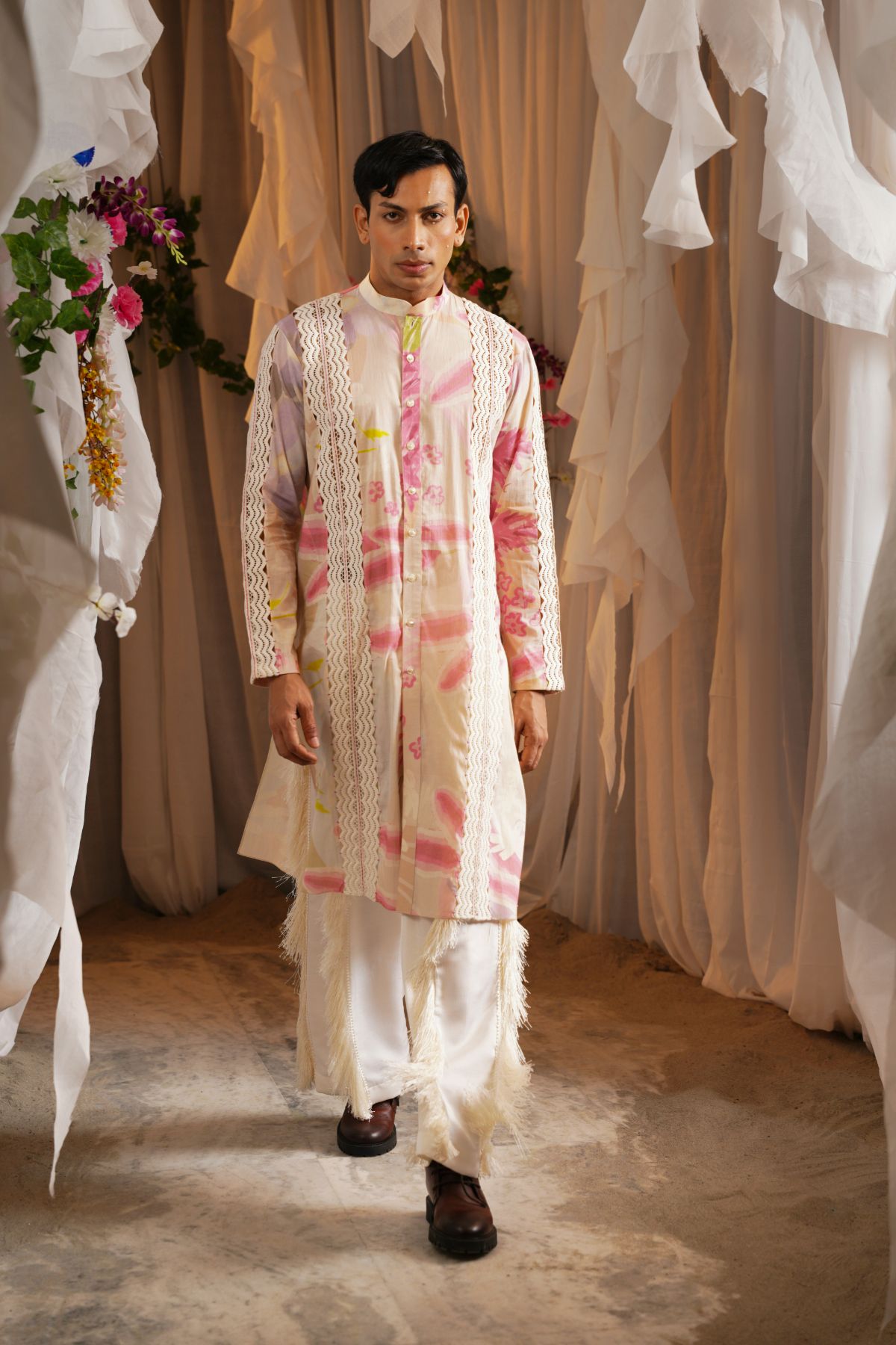 Scalloped Lace Stripe Valley Kurta With Fringe Pants