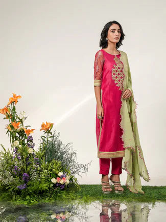 FUCHSIA GARDEN KURTA SET