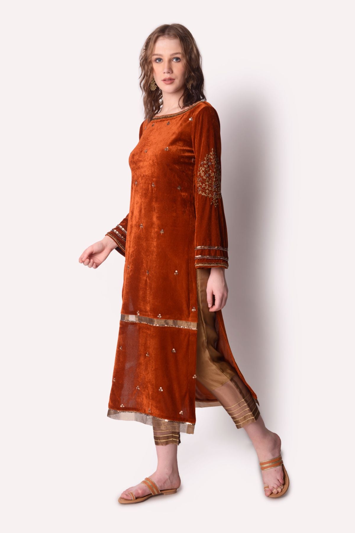 Embroidered Velvet Kurta Paired With Cropped Pants Set